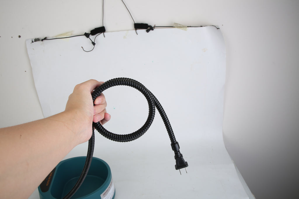 1Pc Heated Water Bowl For Dog Cat 74.4OZ Heating Water Dish IP67 Waterproof Thermal Water Bowl Heated Pet Bowl Dog Cat Water Feeder Bowl For Dog Cat Rabbit Pet CITADEL